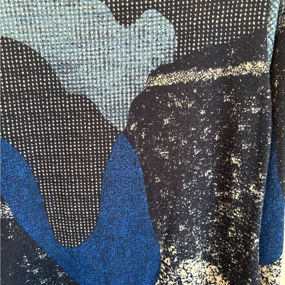 Navy and Blue Patterned Blouse - Picture 6 of 7